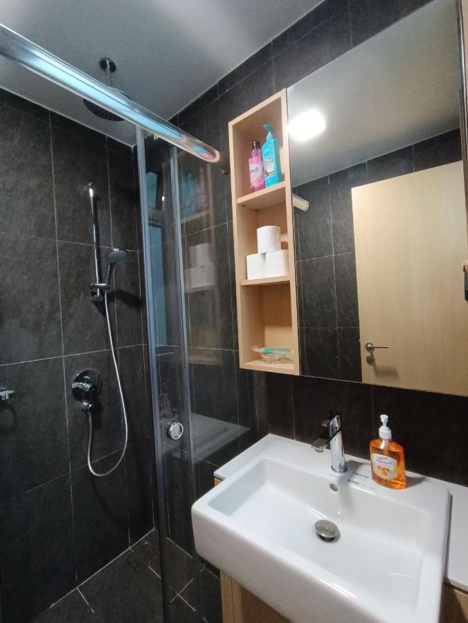Lx 39A Balcony Klcc View 1 Bedroom Infinity Pool กัวลาลัมเปอร์ ภายนอก รูปภาพ
