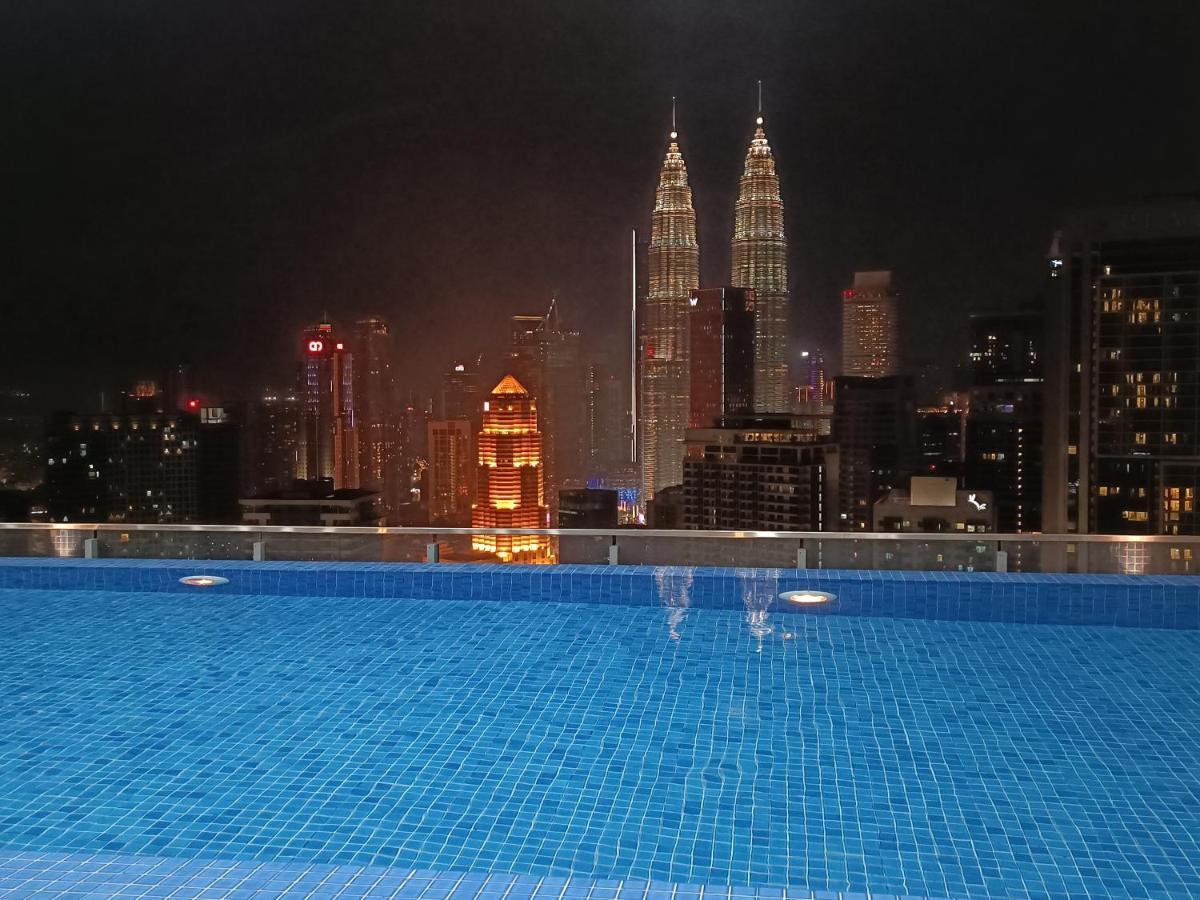 Lx 39A Balcony Klcc View 1 Bedroom Infinity Pool กัวลาลัมเปอร์ ภายนอก รูปภาพ