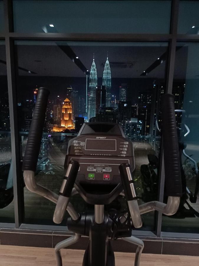 Lx 39A Balcony Klcc View 1 Bedroom Infinity Pool กัวลาลัมเปอร์ ภายนอก รูปภาพ