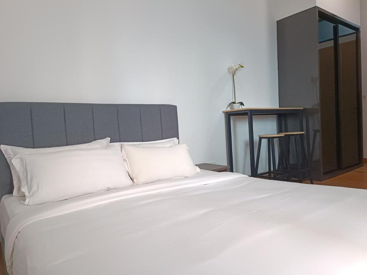 Lx 39A Balcony Klcc View 1 Bedroom Infinity Pool กัวลาลัมเปอร์ ภายนอก รูปภาพ