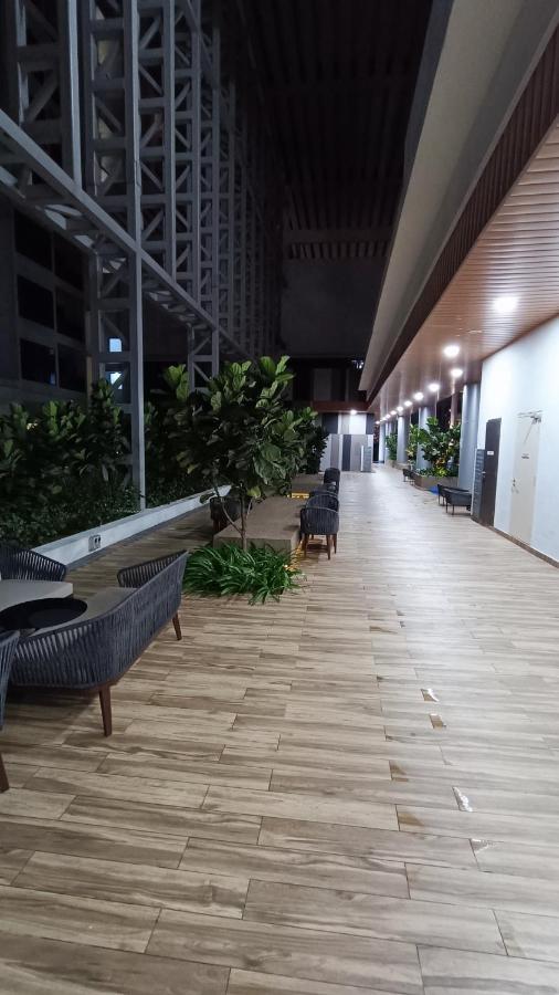 Lx 39A Balcony Klcc View 1 Bedroom Infinity Pool กัวลาลัมเปอร์ ภายนอก รูปภาพ