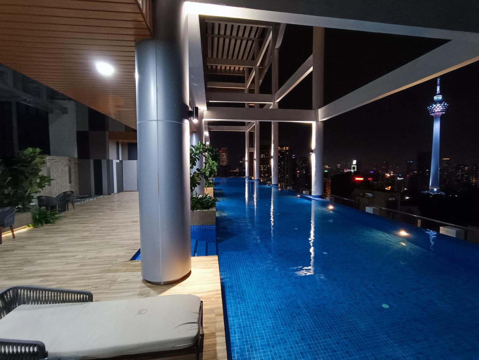 Lx 39A Balcony Klcc View 1 Bedroom Infinity Pool กัวลาลัมเปอร์ ภายนอก รูปภาพ